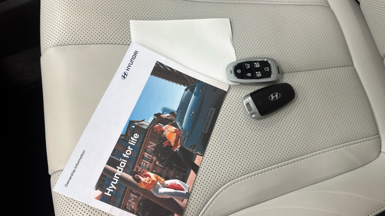 Hyundai SANTA FE 1.6 TGDi Plug-in Hybrid Ultimate 5dr 4WD Auto Estate